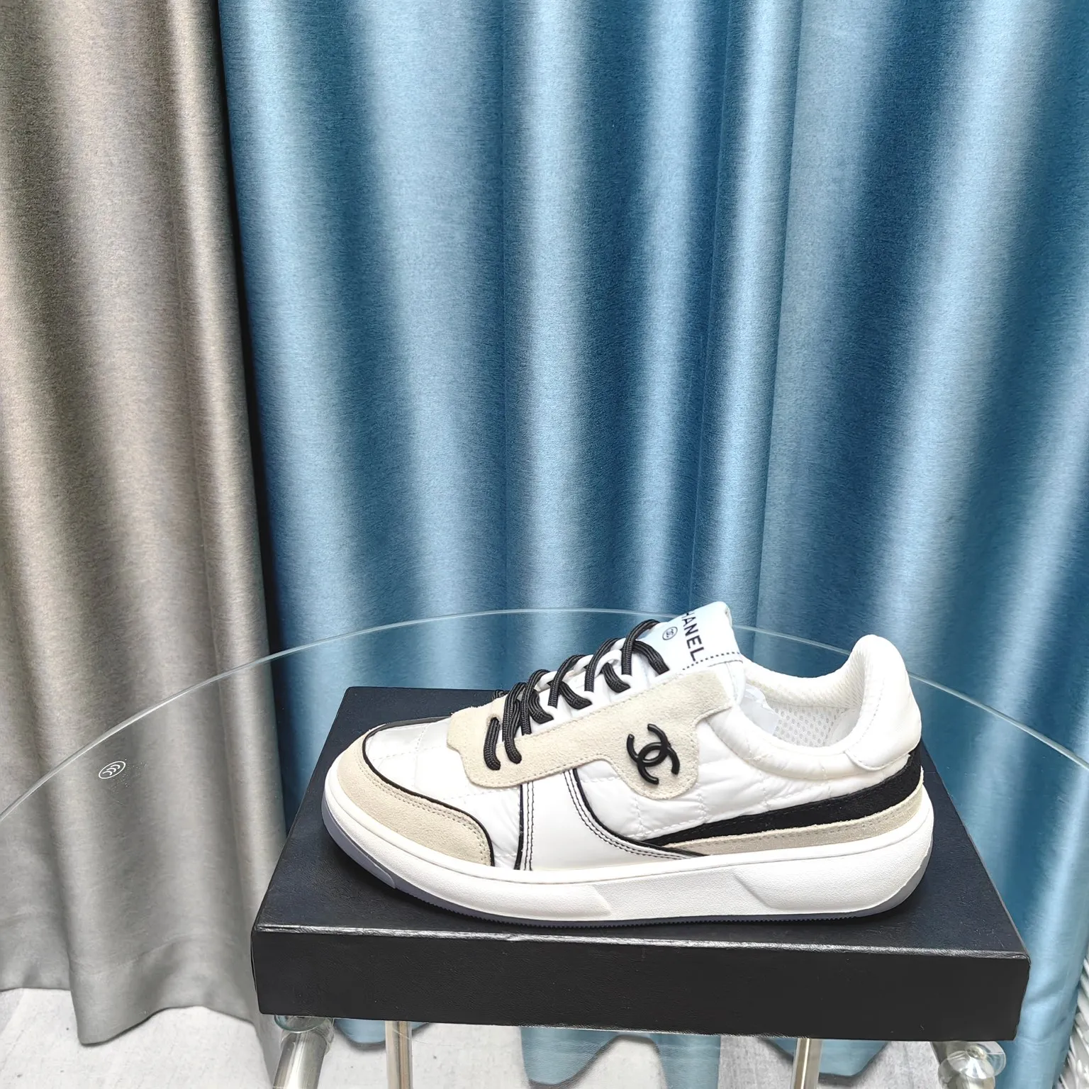 👟👟Ex-factory price 520👟👟 Women's Shoes Factory Men's ➕10 Chanel Chanel - 2023 Counter Top Casual Sports Shoes This classic design; the upper is electro-embroidered with a variety of craftsmanship; the outsole is fashionable and sporty; extraordinary incorporating a variety of color matching elements... The diversified mix and match is very good-looking and versatile, casual, fashionable, sports, and outdoor can be considered. The counter's boutique packaging is complete for women 35-40 Male 39-45 (customized size 44.45)